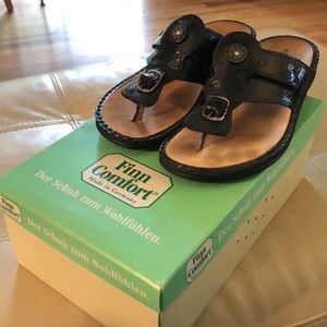 Black Sandal - Finn Comfort’s Wichita